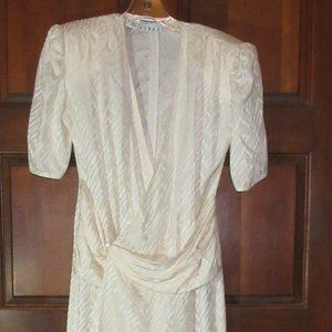 Lovely Vintage Fancy Ivory Silk Dress Size 4